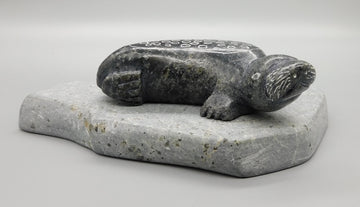 ブル族の『猿の像』 Seals – North End Gallery