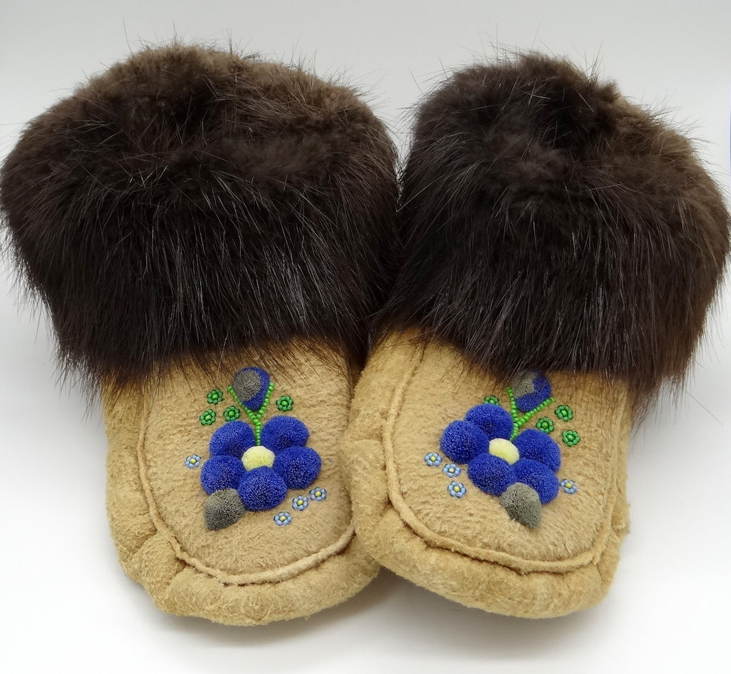 High Top Moccasin/Slippers-Caribou Tufted Flower – North End Gallery